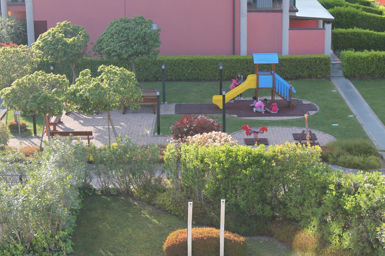 Desenzanoloft Official Partner Marriott Homes & Villas -Butterfly And 5 Pools Family Apartment Ντεζεντσάνο ντελ Γκάρντα Εξωτερικό φωτογραφία